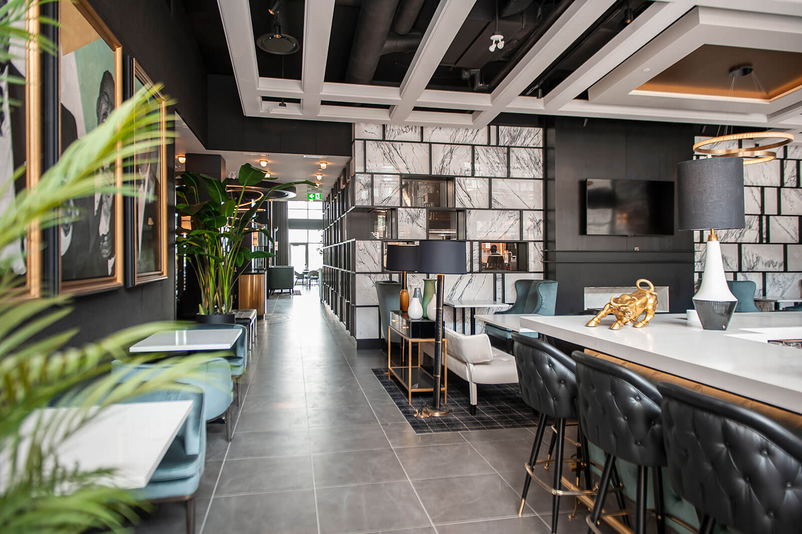 Chairman's Steakhouse Lounge 2