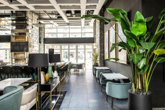 Chairman's Steakhouse Lounge 4