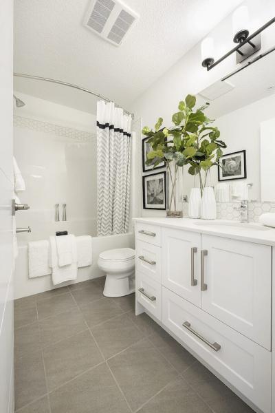 Calligraphy - Bathroom 1